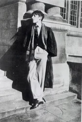 1926-30年のオックスフォード滞在中のLouis MacNeice